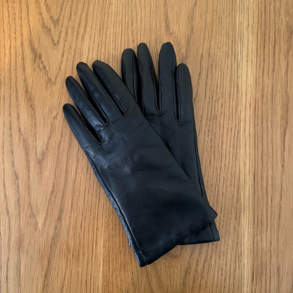 Bloomingdale's Genuine Leather Gloves NWOT